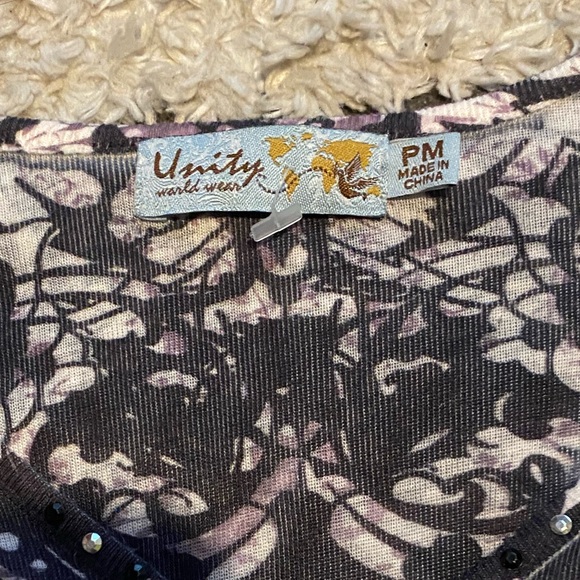 Sinful like float mid sleeve top size medium - Picture 2 of 3